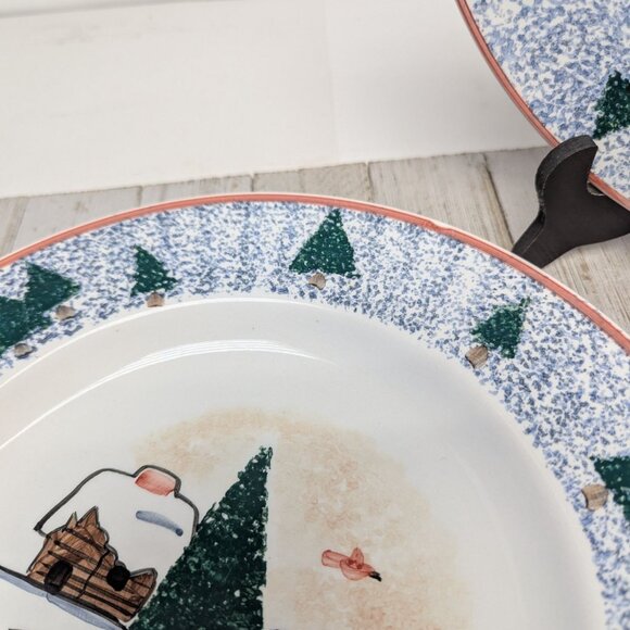 Hudson Bay 1999 Dinner Plates Set 2 Vintage Sponge Paint Christmas Trees Cabin - Picture 3 of 7
